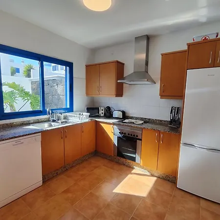 Valperal, Piscina Climatizada Aire Acondicionado Posicion Estrategica!! Nyaraló *