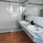 Casa de Férias Valperal, Piscina Climatizada Aire Acondicionado Posición Estratégica!! Playa Blanca (Lanzarote)