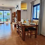 Valperal, Piscina Climatizada Aire Acondicionado Posicion Estrategica!!