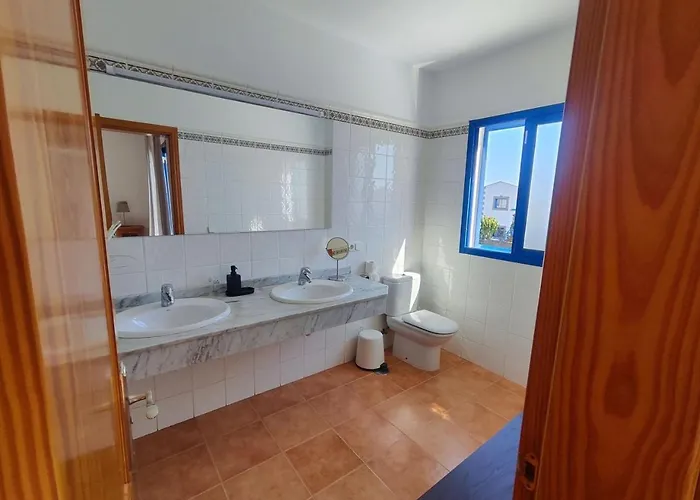 Valperal, Piscina Climatizada Aire Acondicionado Posicion Estrategica!! Vakantiehuis Playa Blanca (Lanzarote)