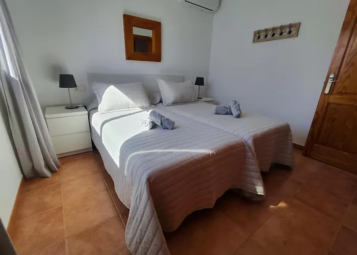 Vakantiehuis Valperal, Piscina Climatizada Aire Acondicionado Posicion Estrategica!! *